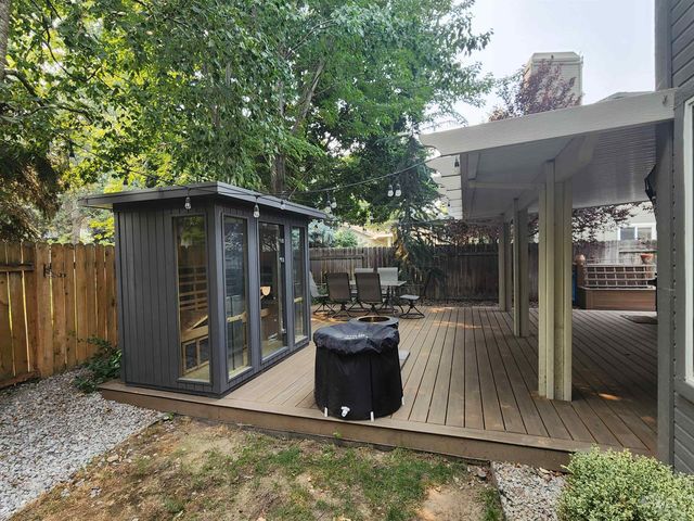 1523 E Seaside Ct, Boise, ID 83706