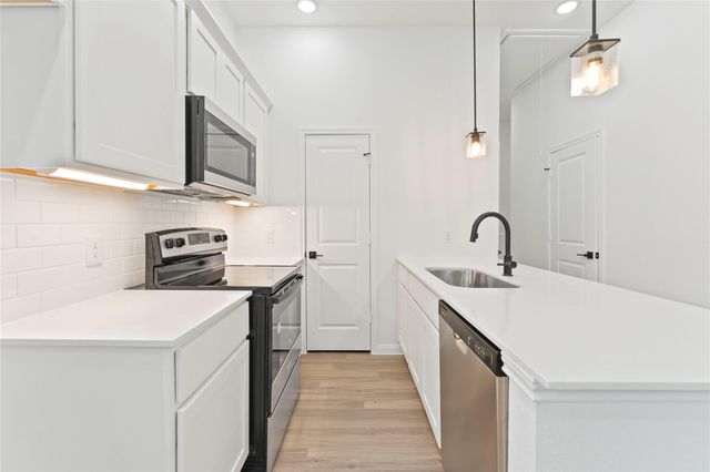 5103 Mallow Street A/B, Houston, TX 77033