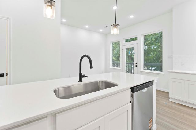 5103 Mallow Street A/B, Houston, TX 77033