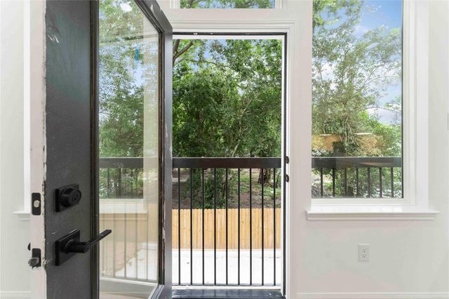 5103 Mallow Street A/B, Houston, TX 77033