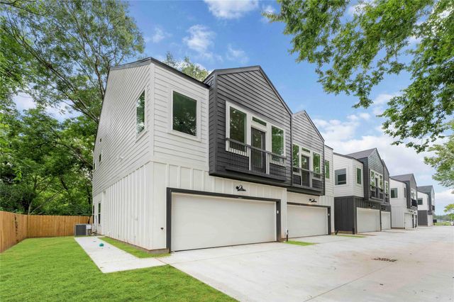 5103 Mallow Street A/B, Houston, TX 77033