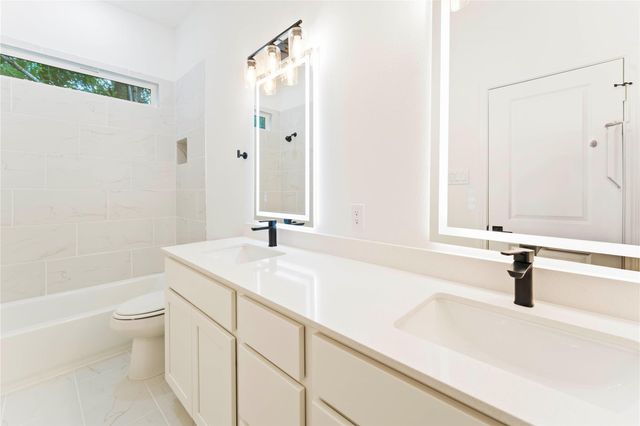 5103 Mallow Street A/B, Houston, TX 77033