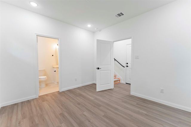 5103 Mallow Street A/B, Houston, TX 77033