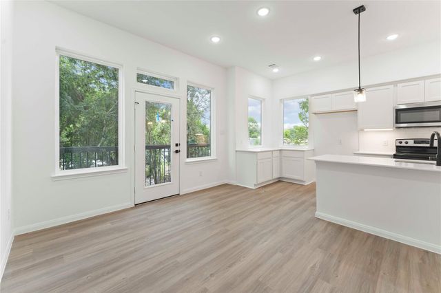 5103 Mallow Street A/B, Houston, TX 77033