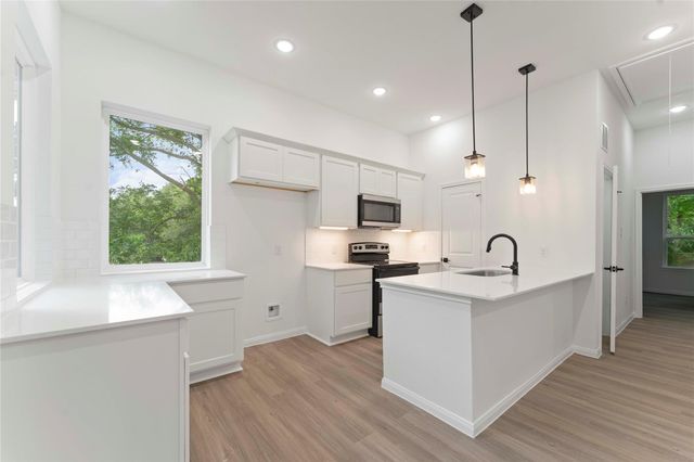 5103 Mallow Street A/B, Houston, TX 77033