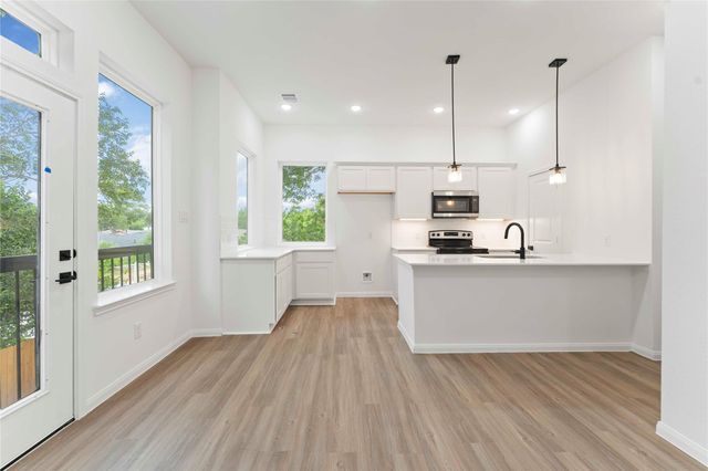 5103 Mallow Street A/B, Houston, TX 77033