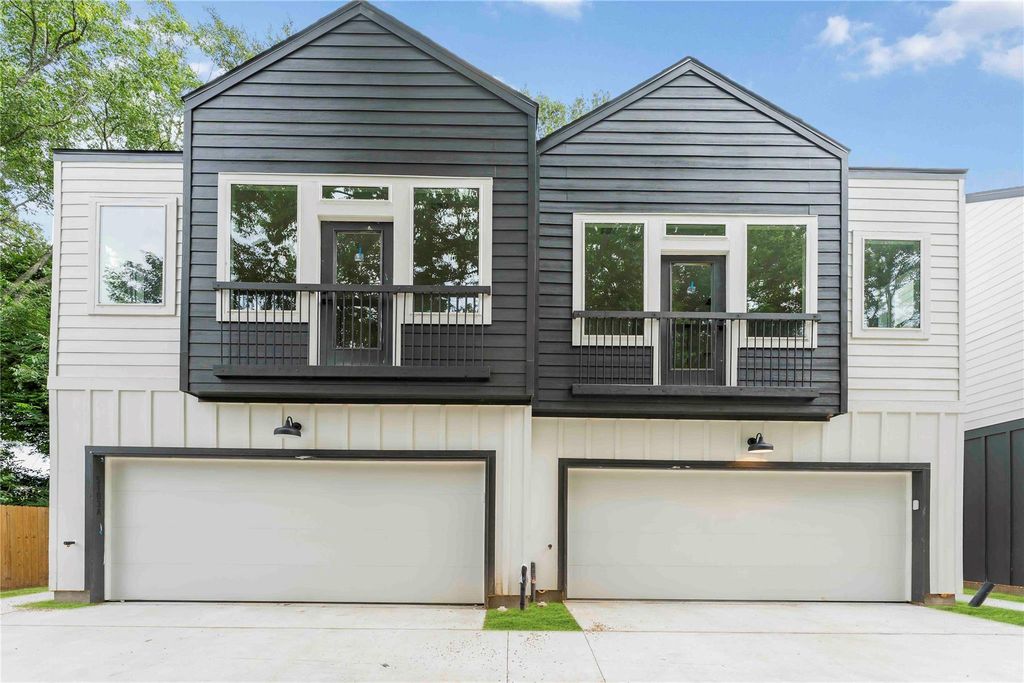 5103 Mallow Street A/B, Houston, TX 77033