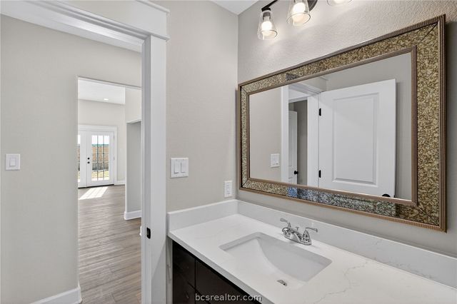 161 Turnrow Cove, Snook, TX 77879