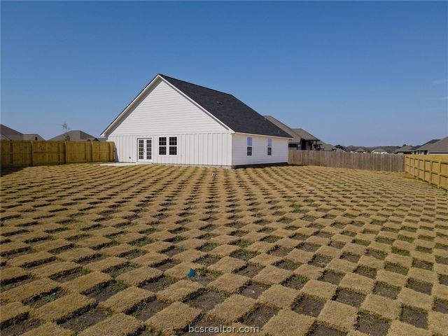 161 Turnrow Cove, Snook, TX 77879