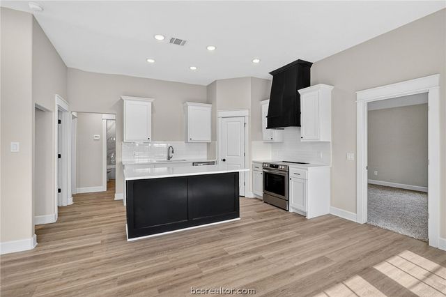 161 Turnrow Cove, Snook, TX 77879