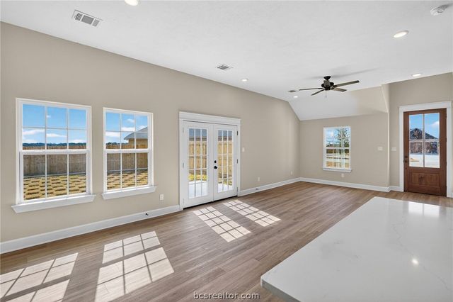 161 Turnrow Cove, Snook, TX 77879