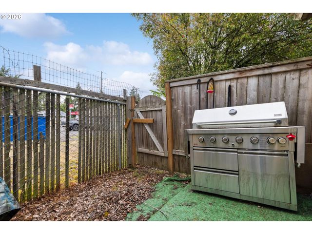 2523 Se 138TH Ave, Portland, OR 97236