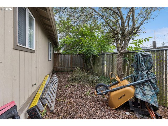 2523 Se 138TH Ave, Portland, OR 97236