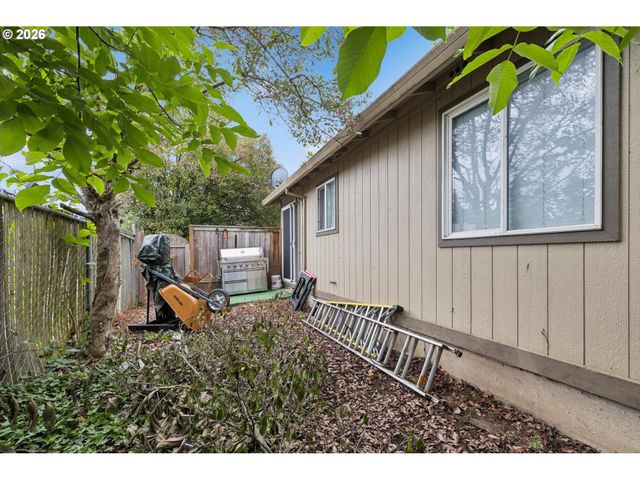2523 Se 138TH Ave, Portland, OR 97236