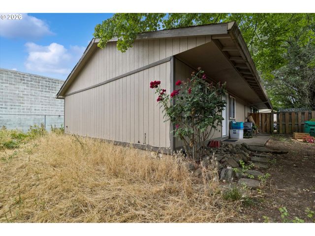 2523 Se 138TH Ave, Portland, OR 97236
