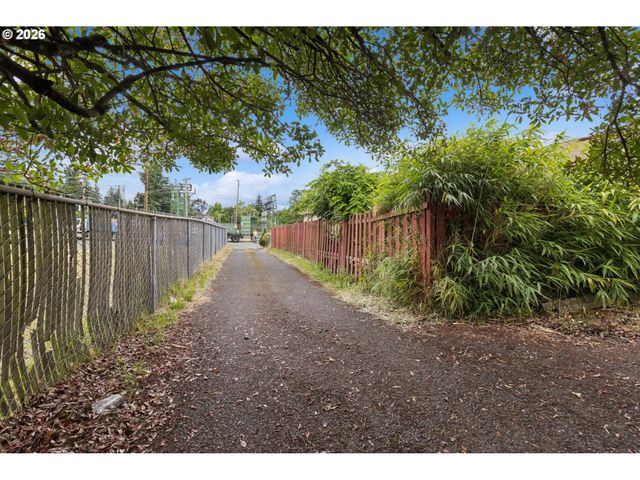 2523 Se 138TH Ave, Portland, OR 97236