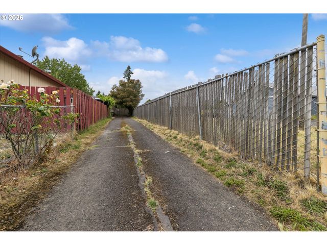 2523 Se 138TH Ave, Portland, OR 97236
