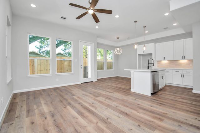 2355 Hoskins Drive, Houston, TX 77080