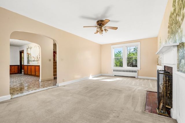 24 Walden St, Lynn, MA 01905