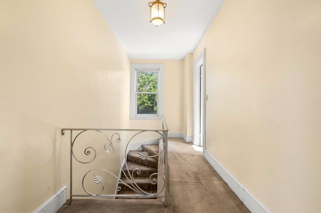 24 Walden St, Lynn, MA 01905