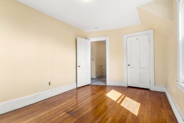 24 Walden St, Lynn, MA 01905