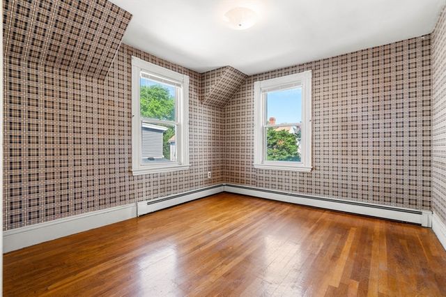 24 Walden St, Lynn, MA 01905