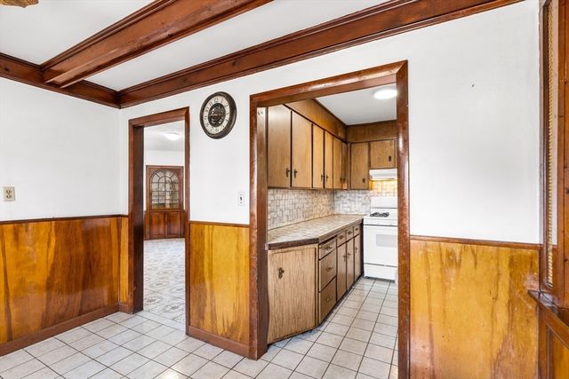 24 Walden St, Lynn, MA 01905