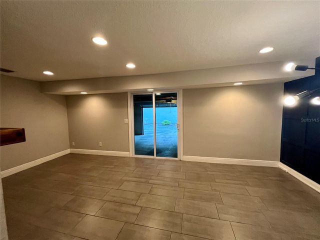 727 N HIMES AVENUE, Tampa, FL 33609