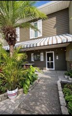 727 N HIMES AVENUE, Tampa, FL 33609