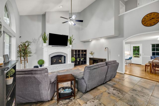 3426 S 76th West Avenue, Tulsa, OK 74107