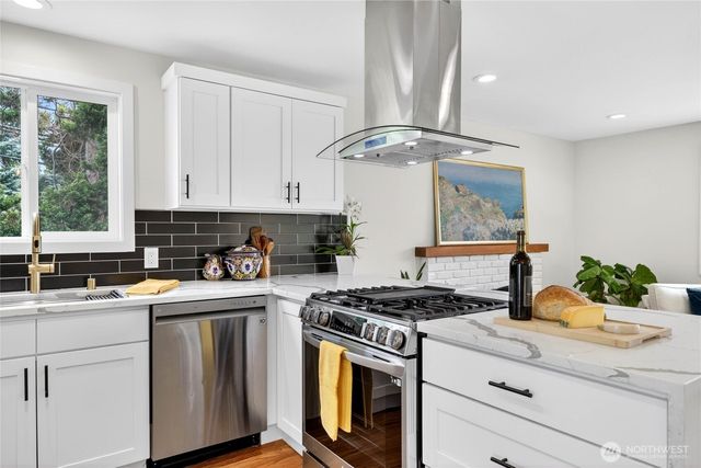 5403 34th Avenue SW, Seattle, WA 98126