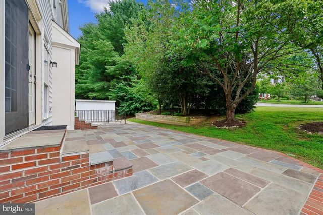 2 SENECA FOREST CT, Germantown, MD 20876