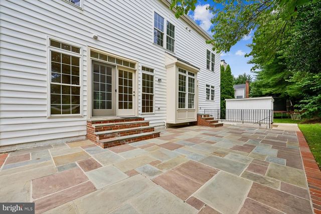 2 SENECA FOREST CT, Germantown, MD 20876