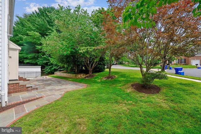 2 SENECA FOREST CT, Germantown, MD 20876