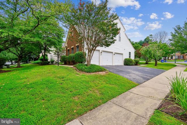 2 SENECA FOREST CT, Germantown, MD 20876