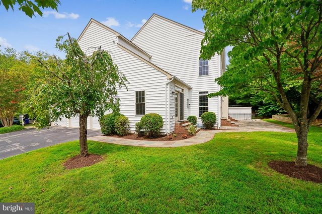 2 SENECA FOREST CT, Germantown, MD 20876