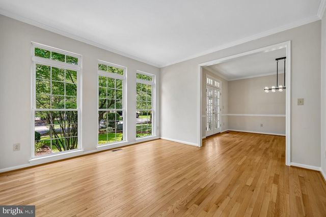 2 SENECA FOREST CT, Germantown, MD 20876