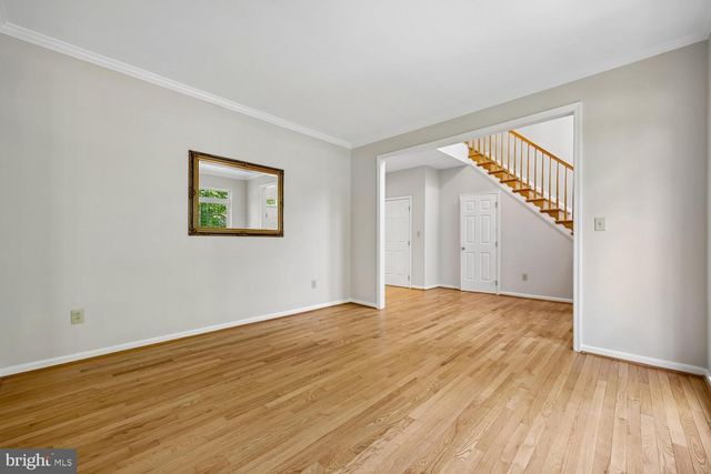 2 SENECA FOREST CT, Germantown, MD 20876