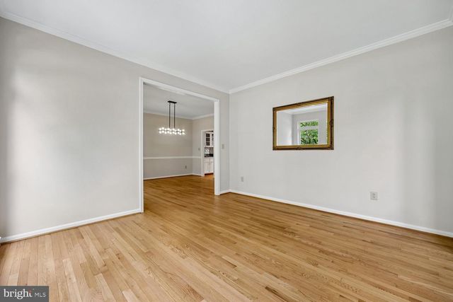 2 SENECA FOREST CT, Germantown, MD 20876