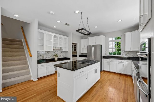 2 SENECA FOREST CT, Germantown, MD 20876