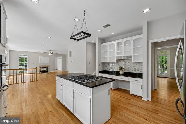 2 SENECA FOREST CT, Germantown, MD 20876