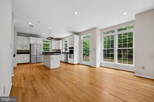 2 SENECA FOREST CT, Germantown, MD 20876