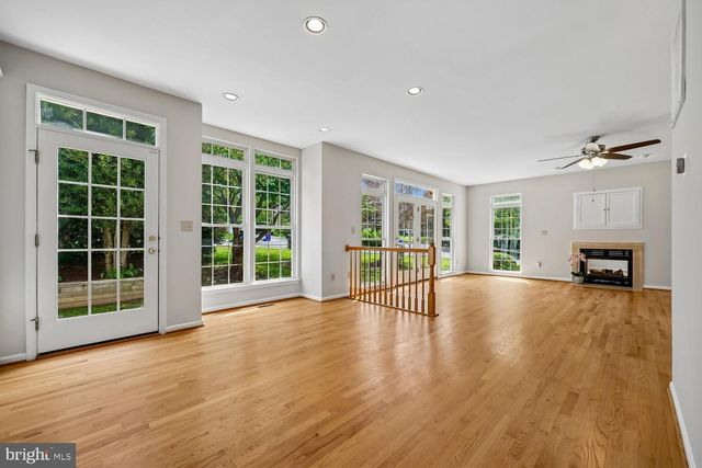 2 SENECA FOREST CT, Germantown, MD 20876