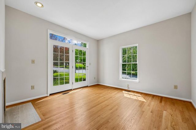 2 SENECA FOREST CT, Germantown, MD 20876