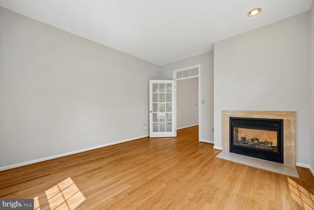 2 SENECA FOREST CT, Germantown, MD 20876