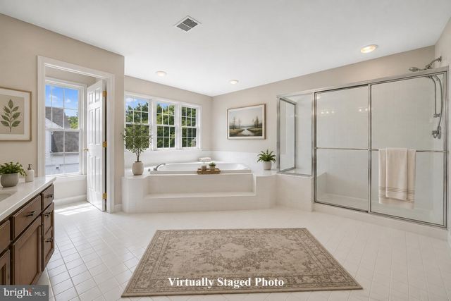 2 SENECA FOREST CT, Germantown, MD 20876