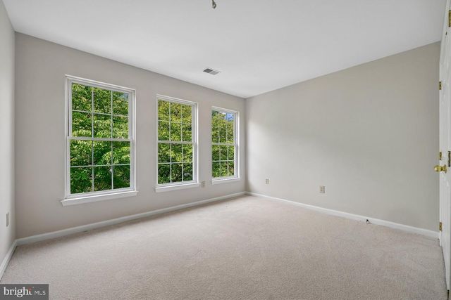 2 SENECA FOREST CT, Germantown, MD 20876