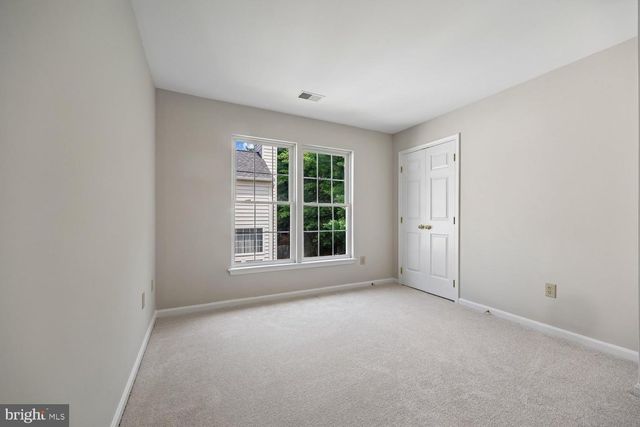 2 SENECA FOREST CT, Germantown, MD 20876