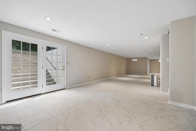 2 SENECA FOREST CT, Germantown, MD 20876