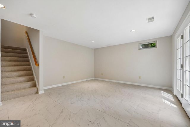 2 SENECA FOREST CT, Germantown, MD 20876